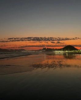 Jardim Virginia House | Casa2 a 7 minutos da praia Da ENSEADA de carro e 25 minutos de pé mais ou menos 2 Km da Praia