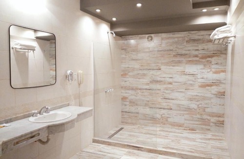 Charata Hotel | CATANGE HOTEL