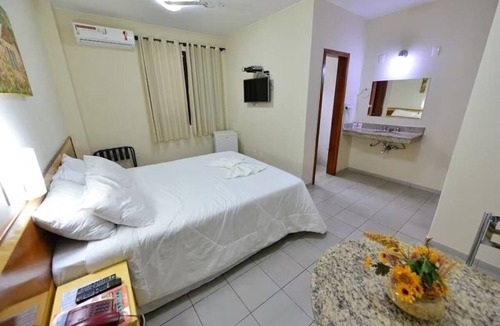 Caratinga Hotel | Central Caratinga Stay | Onsite Pool & Parking | 4.7 Mi to Caratinga Airport