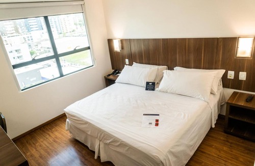 Centro Hotel | Central Palhoça Stay | Pet-friendly Unit Near Passa Vinte - 0.9 mile