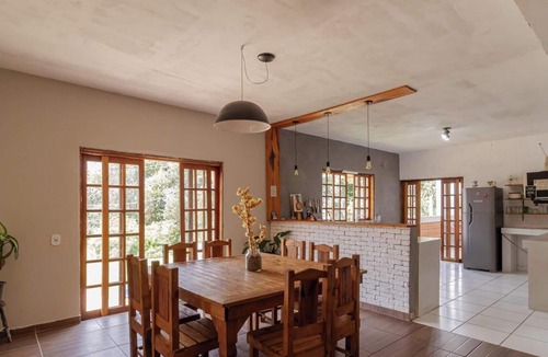 Mairinque House | Chácara em Mairinque com Piscina e Lareira
