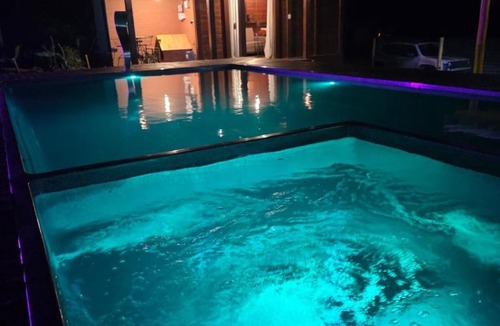 Guarapari Ski Chalet | Chalé Romantico com SPA e Piscina PRIVATIVO