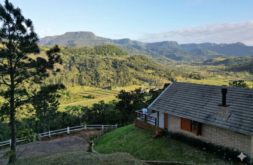Praia Grande Ski Chalet | Chalet 2 - Mountain Range: Design with Hot Tub in the Canyons - Comfort 7km from the Center