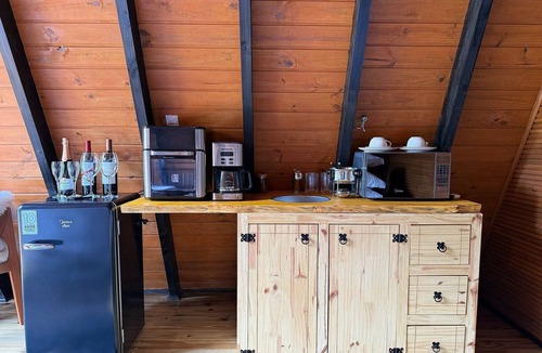 Domingos Martins Ski Chalet | Chalet with Private Jacuzzi and View of the Jucu River