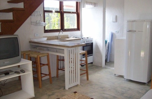 Juquehy House | Chalet with two bathrooms (one en-suite) and air conditioning. Annual and seasonal rental.