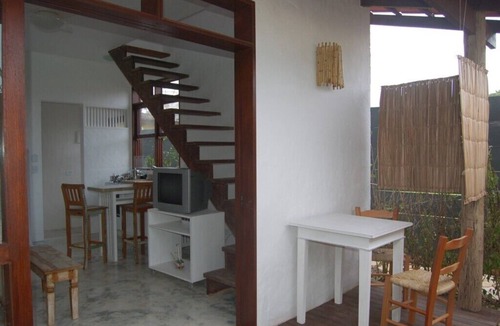 Juquehy House | Chalet with two bathrooms (one en-suite) and air conditioning. Annual and seasonal rental.