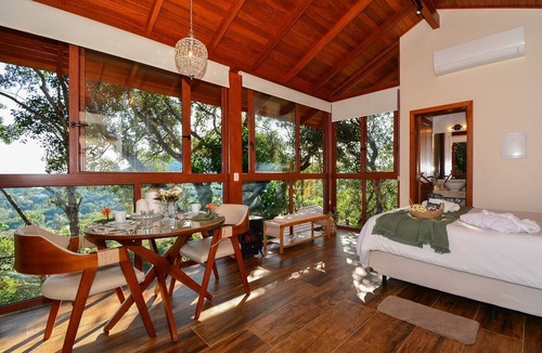 Sambaqui House | Charmosa Suíte em Sambaqui