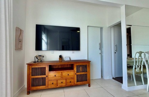 Zona Sul Apartment | Chic-2Bdr-apartment- with AC in Rio de Janeiro, near Copa-Ipanema-Garage-2 Baths