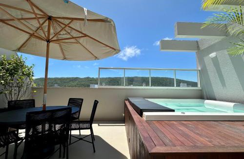 Bombas Apartment | Cobertura finamente mobiliada com jacuzzi