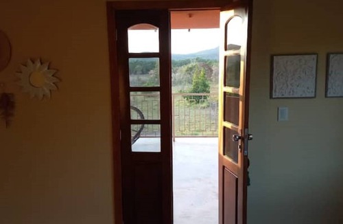 Pirenopolis Cottage | Comfort and nature in a country house for five people.