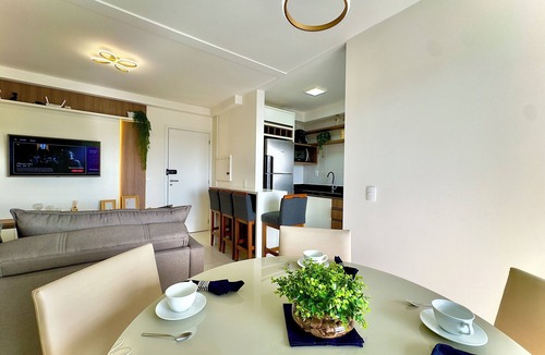 Penha Apartment | Comfort club with ocean view, air conditioning and nearby. Beto Carrero