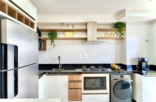Penha Apartment | Comfort club with ocean view, air conditioning and nearby. Beto Carrero