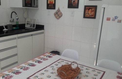 Atalaia House | Comfortable duplex, 3 bedrooms (1 suite), Wi-Fi, air conditioning. 2 minutes from the beach. Cozy.