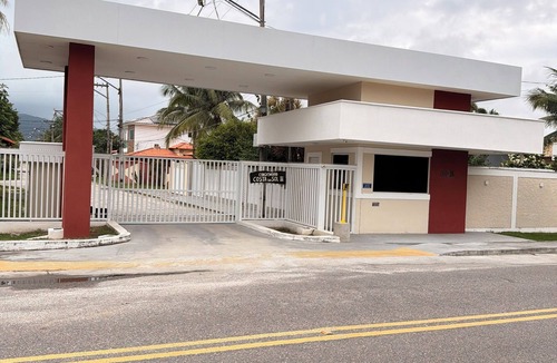Marica House | Comfortable house – 2 bedrooms, gated community and garage in a great location.