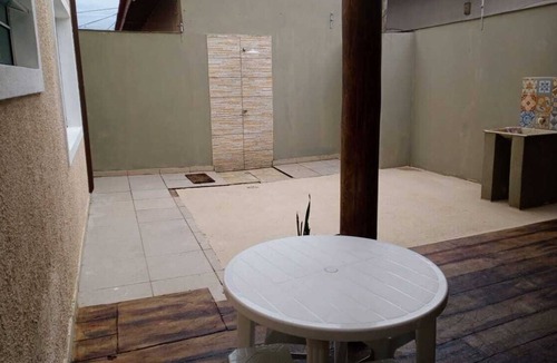 Peruibe House | Comfortable house in a central area, just a few meters from the sea.