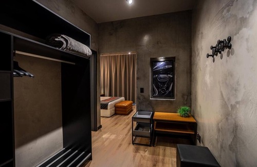 Centro Hotel | Comfortable Single Room Perfect for Extended Stays Near Downtown Attractions