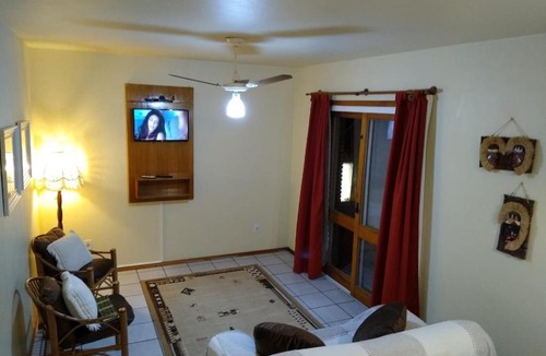 Sao Lourenco do Sul Apartment | Comodidade e segurança na beira da praia! Suítes e apartamentos numa localização privilegiada entre as prais Nereidas e da Barrinha. Diárias e pacotes diferenciados, todas unidades com ar condicionado e estacionamento fechado.