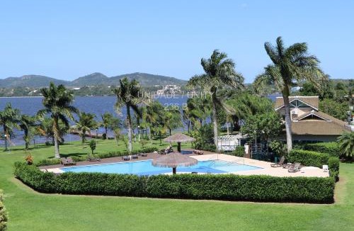 Porto da Lagoa House | Complete Apartment in a Condo Resort by the lake