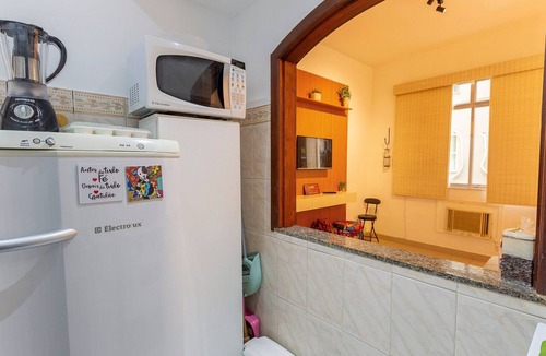 Leme Apartment | Copacabana Beachside Retreat