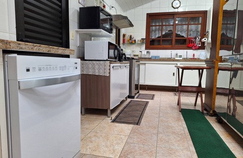 Costa do Sol House | COSTA DO SOL HOUSE - BERTIOGA - 3 SUITES, 3 BATHROOMS, POOL, 2 POWDER ROOMS - 200 METERS FROM THE BEACH/WI-FI