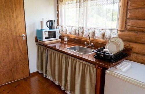 Villa Lia Apartment | Country cabin with a pool, sports court, and barbecue area