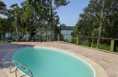 Taquacetuba House | Country house on the reservoir in a gated community in the Serra do Mar mountain range. Riacho Grande 40 min from São Paulo