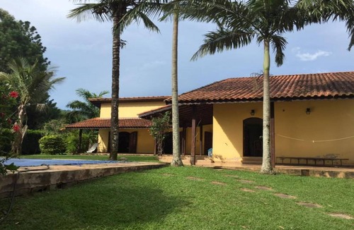 Bofete House | Country house in the interior of São Paulo state - swimming pool, 4 bedrooms, large green area - Bofete, SP