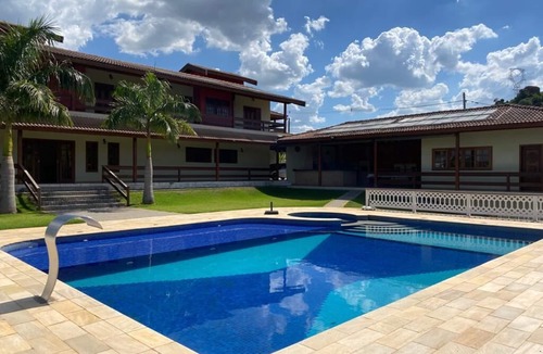 Itupeva House | Country house with large heated pool and artificial turf soccer field.