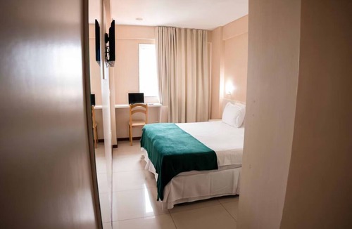 Jardim Flamboyant Hotel | Couple Retreat Near Forte Beach w/Steam Room and Gym Amenities