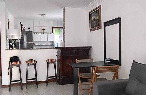 Centro de Vila Velha Apartment | Cozy 2-bedroom apartment on the beach with AC near restaurants and night life