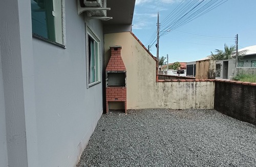 Ubatuba Apartment | Cozy house on the beach in São Francisco do Sul - pets allowed