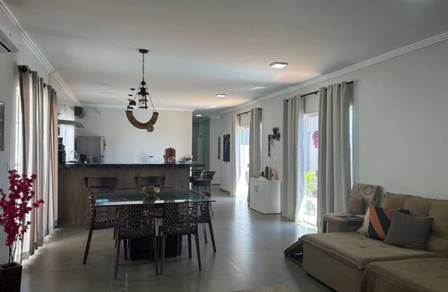 Paranapanema Cottage | Cozy house in Riviera de Santa Cristina XIII in Paranapanema, pets allowed.