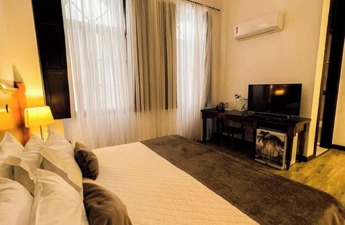 Matriz Hotel | Curitiba’s Bride Hotel—Romantic Double Suite w/Breakfast & Modern Comfort