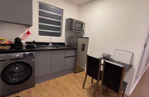 Centro House | Downtown Florianópolis, everything nearby, comfortable, fully equipped, 4 bedrooms with AC and 2 bathrooms.