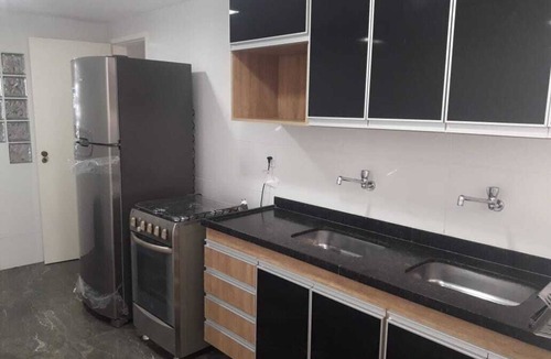 Cabo Frio Apartment | Duplex penthouse with 4 bedrooms, 2 parking spaces, 150 meters from Praia do Forte beach.