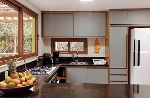 Itacimirim House | Ecological refuge and excellent cook optional