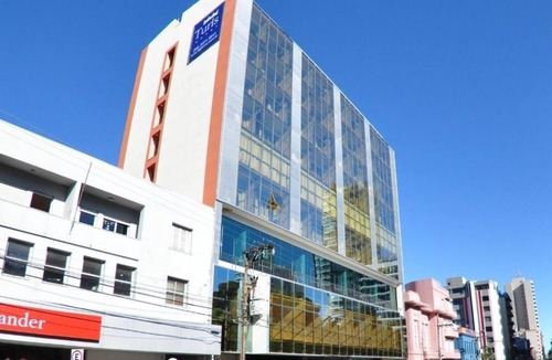 Centro Hotel | Elegant Couple Retreat Close to Gare Park & Downtown Passo Fundo