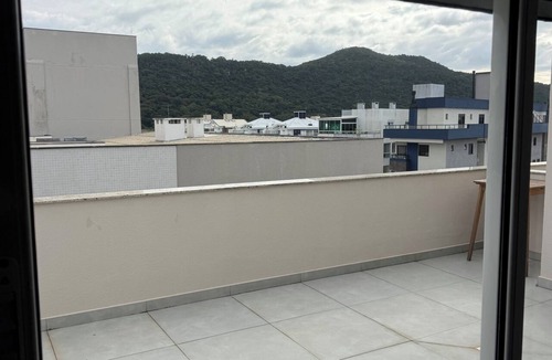 Ingleses Norte Apartment | English seagull cover