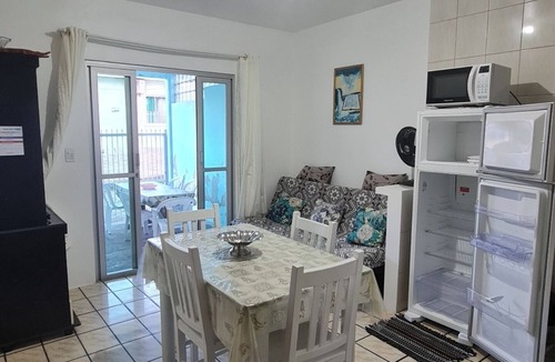 Ingleses Sul House | Entire house 350m from Ingleses Beach, sleeps up to 5 people.