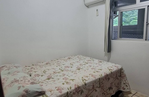 Ingleses Sul House | Entire house 350m from Ingleses Beach, sleeps up to 5 people.