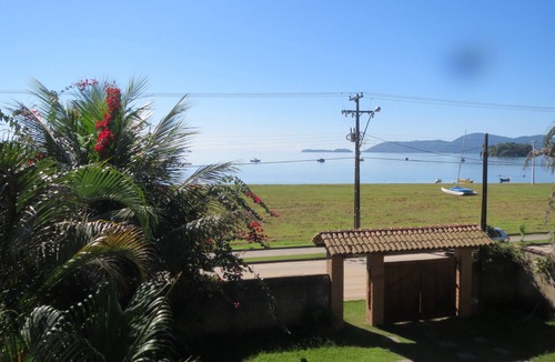 Jabaquara House | Entire house beachfront.