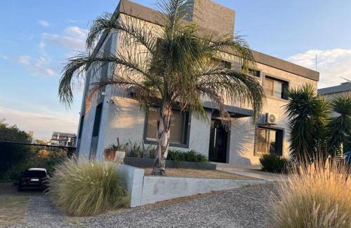 Yocsina Villa | Espectacular Casa en Barrio Privado con pileta gran parque y vista panorámica