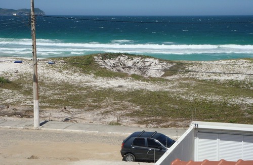 Foguete House | Excellent 3-storey house on the beachfront. Side view
