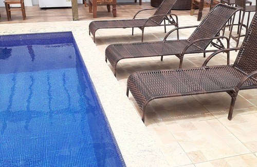 Buzios House | Excellent duplex apartment with 3 en-suite bedrooms, air conditioning, swimming pool, Sky TV, and Wi-Fi, in Geribá-Búzios.