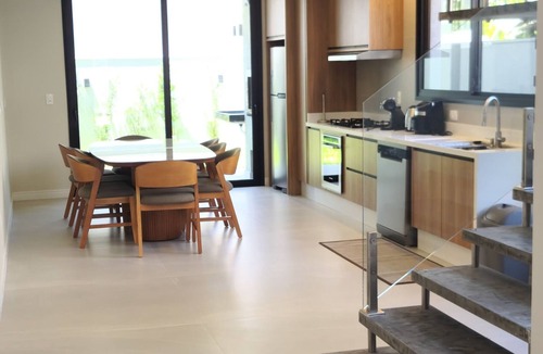 Cachoeira do Bom Jesus House | Fabulous 3 Suite Home With Ocean Breeze in Prime Location!