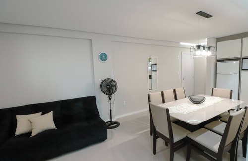 Praia da Armacao do Itapocoroi Apartment | Family Apartment III near Beto Carrero World and the Beach