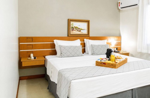 Centro Hotel | Family Escape in Cascavel Brazil | Pet-Allowed | 2.1 mi to Art Museum