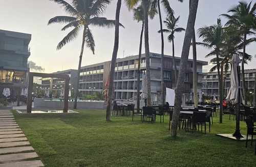 Porto de Galinhas Apartment | Feet in the sand on Muro Alto Beach in a resort that has everything for your family.