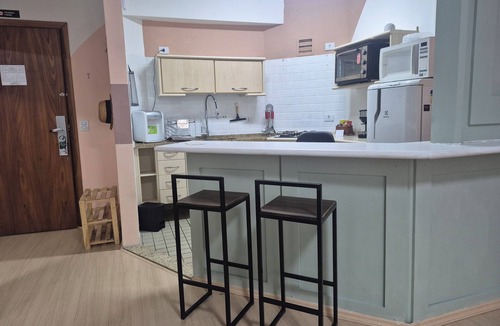Alphaville Industrial Hotel | Flat completo e bem localizado em Alphaville com garagem e Alexa