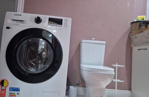 Alphaville Industrial Hotel | Flat completo e bem localizado em Alphaville com garagem e Alexa
